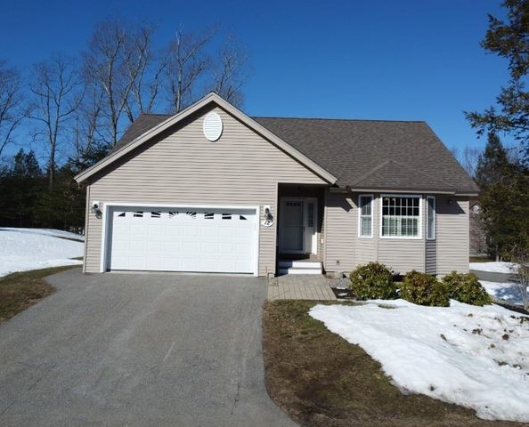 12 Hemlock Drive, Newton, NH 03858
