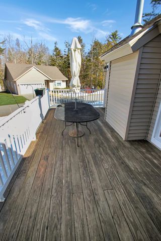 12 Hemlock Drive, Newton, NH 03858