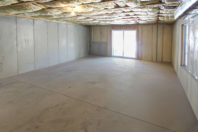 12 Hemlock Drive, Newton, NH 03858