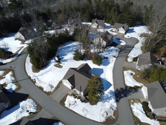 12 Hemlock Drive, Newton, NH 03858