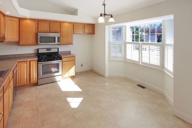 12 Hemlock Drive, Newton, NH 03858