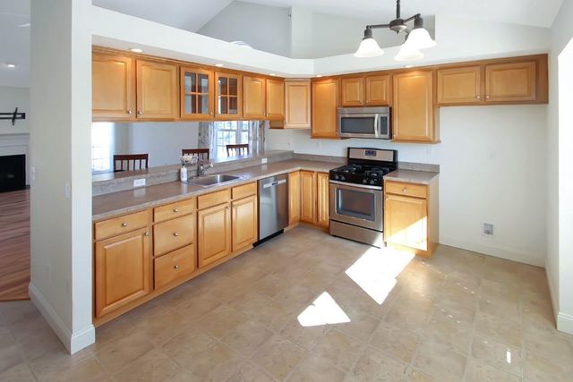 12 Hemlock Drive, Newton, NH 03858