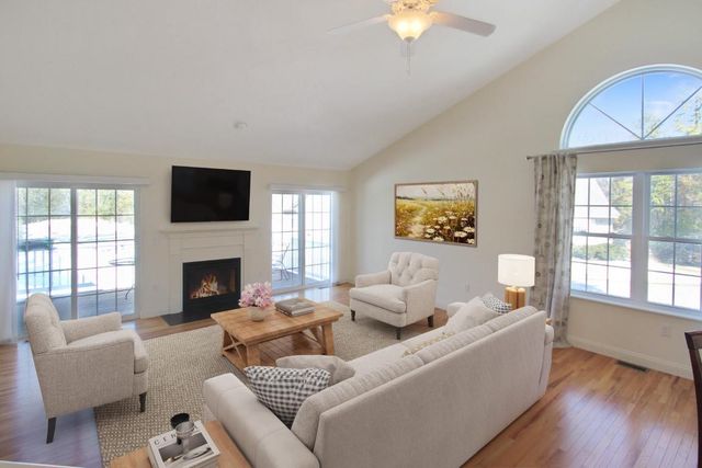 12 Hemlock Drive, Newton, NH 03858