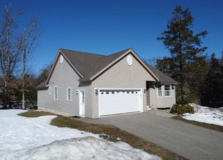 12 Hemlock Drive, Newton, NH 03858