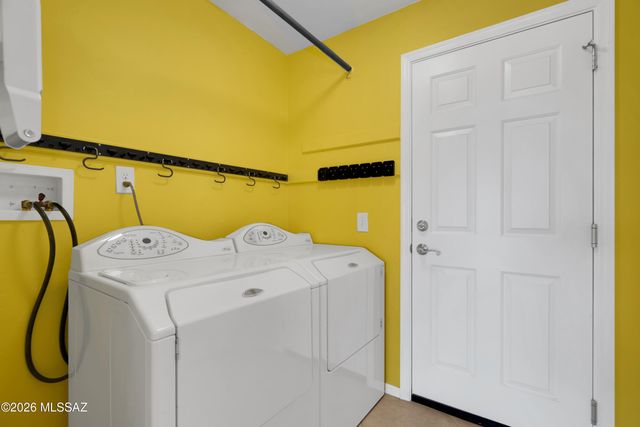 9820 E Nittany Way, Tucson, AZ 85749
