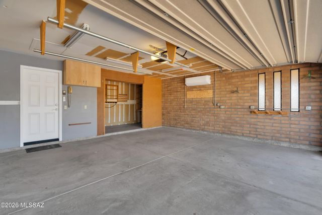 9820 E Nittany Way, Tucson, AZ 85749