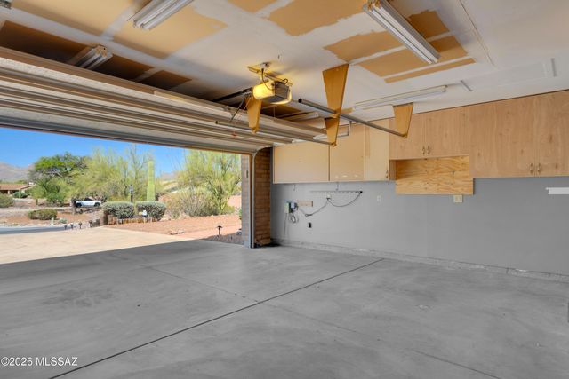 9820 E Nittany Way, Tucson, AZ 85749