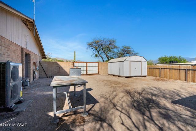 9820 E Nittany Way, Tucson, AZ 85749