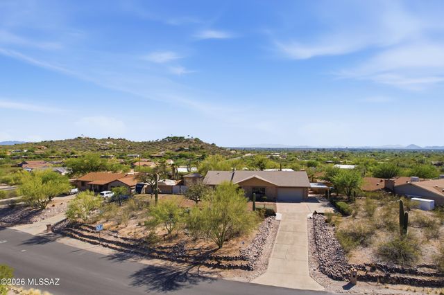 9820 E Nittany Way, Tucson, AZ 85749