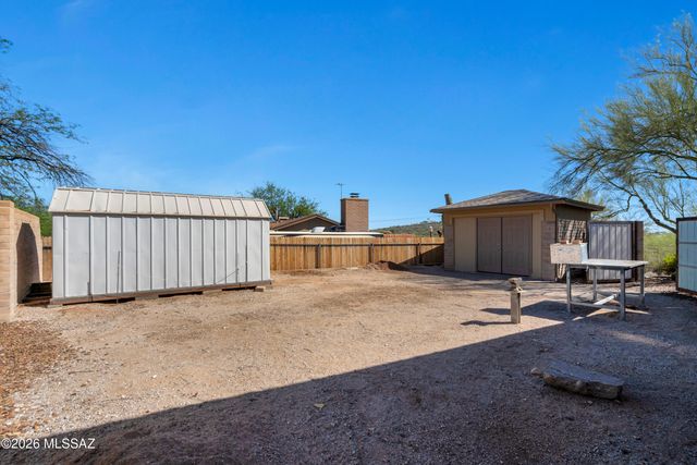 9820 E Nittany Way, Tucson, AZ 85749