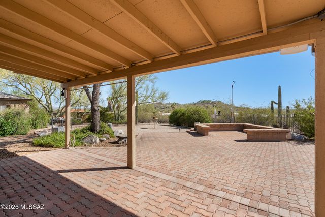 9820 E Nittany Way, Tucson, AZ 85749