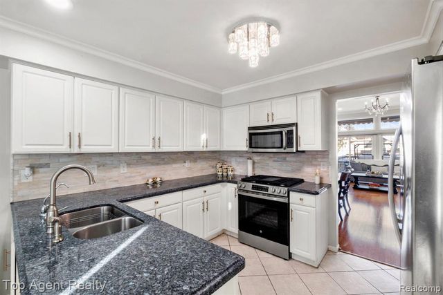 13359 Lillian Lane, Sterling Heights, MI 48313