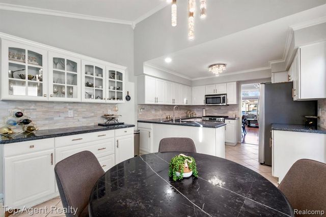 13359 Lillian Lane, Sterling Heights, MI 48313