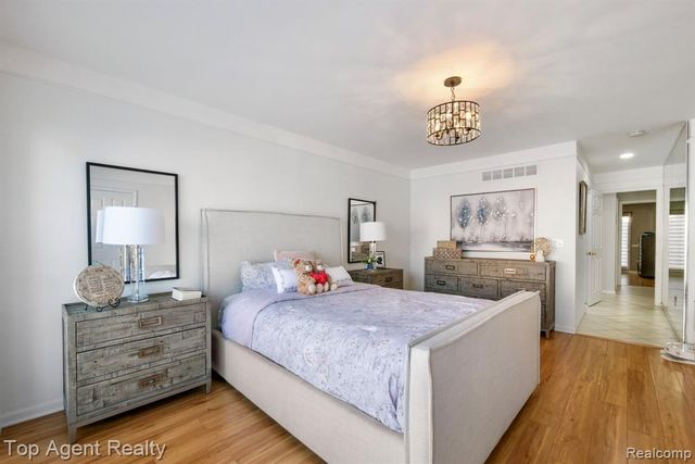 13359 Lillian Lane, Sterling Heights, MI 48313