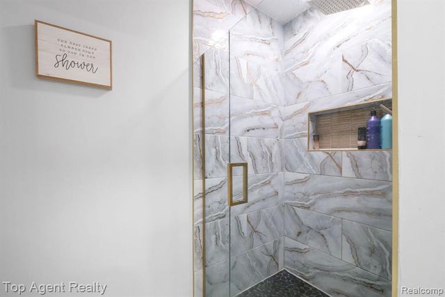 13359 Lillian Lane, Sterling Heights, MI 48313