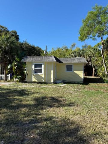 960 NE Key Drive, Jensen Beach, FL 34957