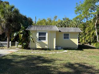 960 NE Key Drive, Jensen Beach, FL 34957