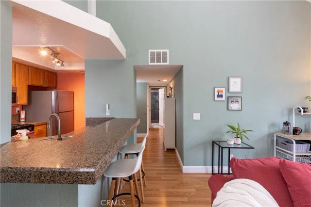 1100 Euclid Avenue 304, Long Beach, CA 90804