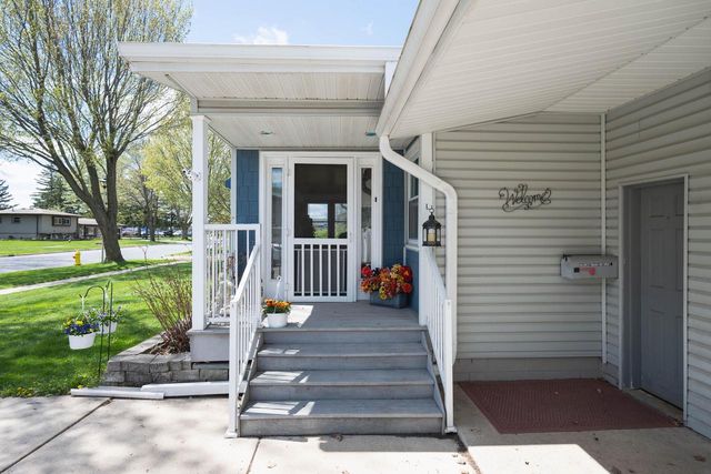 403 W Washington STREET, Delavan, WI 53115