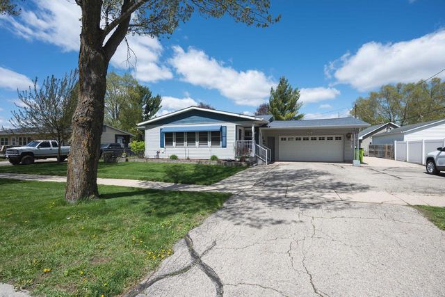 403 W Washington STREET, Delavan, WI 53115
