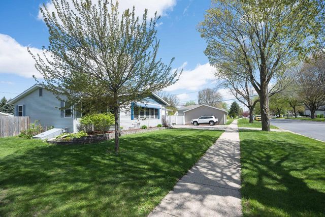 403 W Washington STREET, Delavan, WI 53115