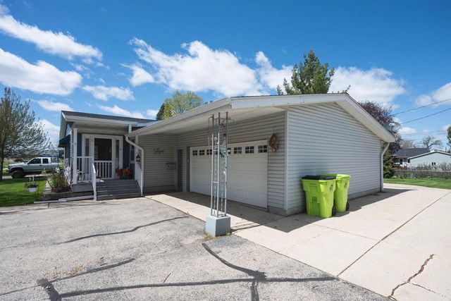403 W Washington STREET, Delavan, WI 53115