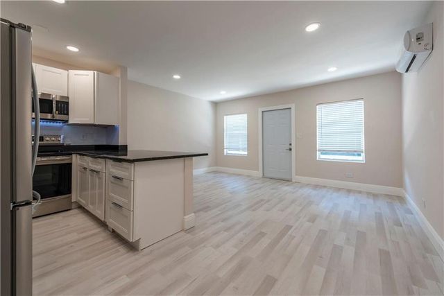 628 NE 8th Avenue 4, Fort Lauderdale, FL 33304