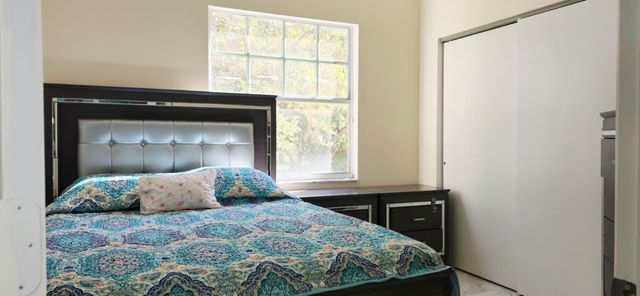 1888 NW 75th Way, Hollywood, FL 33024