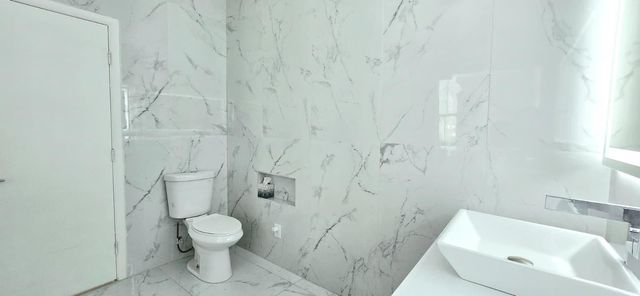 1888 NW 75th Way, Hollywood, FL 33024