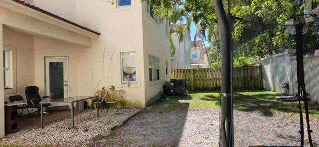 1888 NW 75th Way, Hollywood, FL 33024