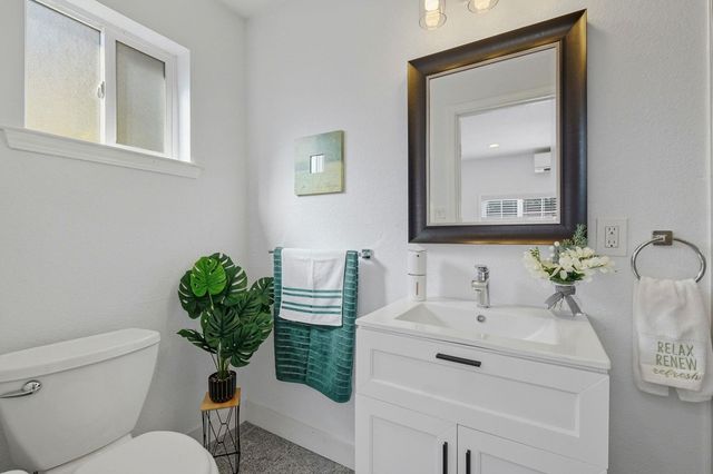 4600 4600 Delores Dr, Union City, CA 94587