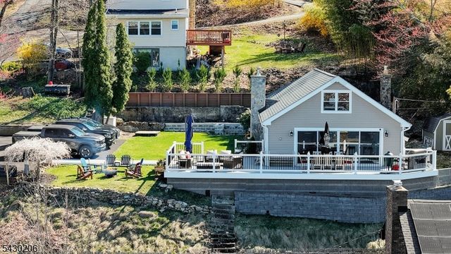 373 Lakeside Blvd, Hopatcong Boro, NJ 07843