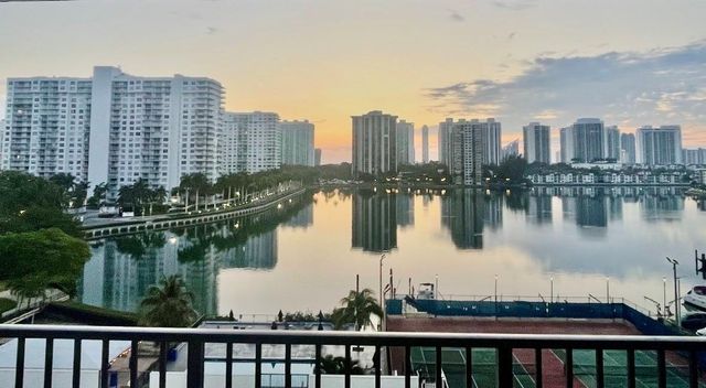 2750 NE 183rd Street 709, Aventura, FL 33160