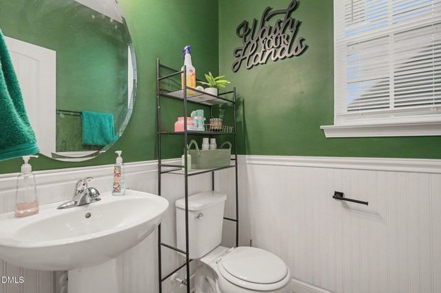 312 Avery Glenn Way, Fuquay Varina, NC 27526