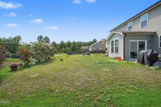 312 Avery Glenn Way, Fuquay Varina, NC 27526
