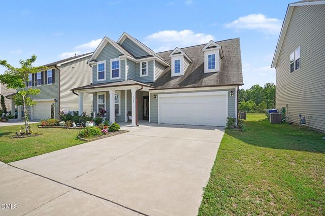 312 Avery Glenn Way, Fuquay Varina, NC 27526