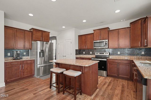 312 Avery Glenn Way, Fuquay Varina, NC 27526