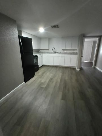 1712 Thompson Drive, Midwest City, OK 73110