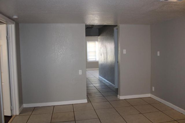 1712 Thompson Drive, Midwest City, OK 73110