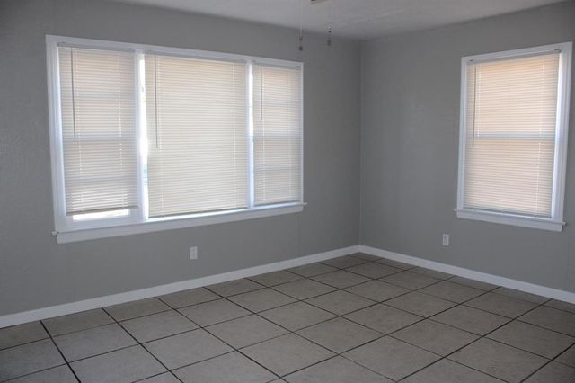 1712 Thompson Drive, Midwest City, OK 73110