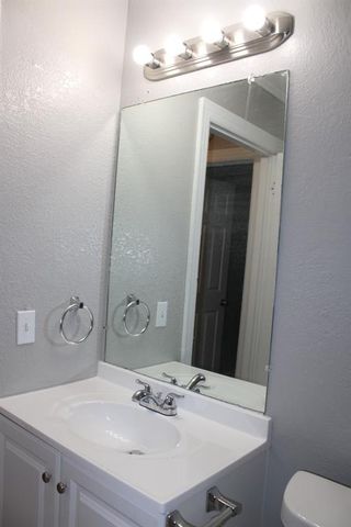 1712 Thompson Drive, Midwest City, OK 73110