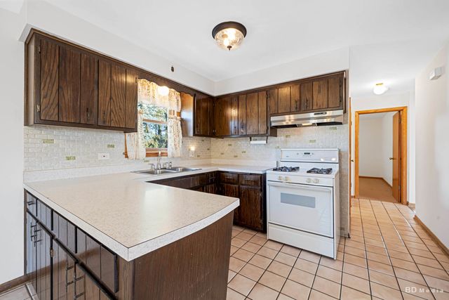 10912 Princess Avenue, Chicago Ridge, IL 60415