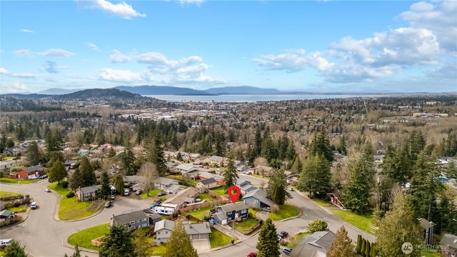 2825 E Crestline Drive, Bellingham, WA 98226