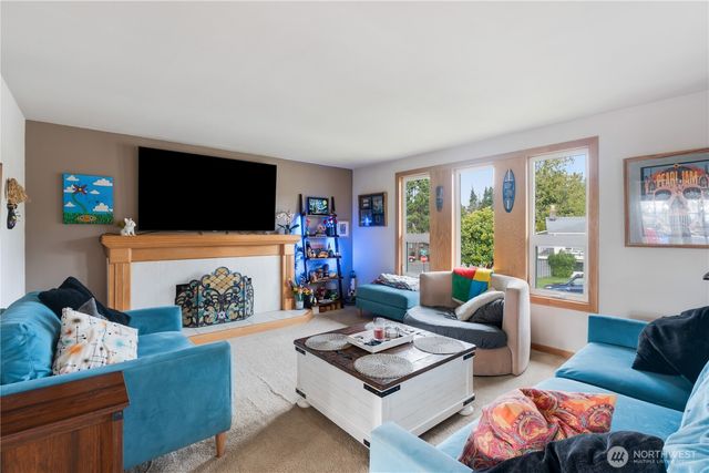 2825 E Crestline Drive, Bellingham, WA 98226