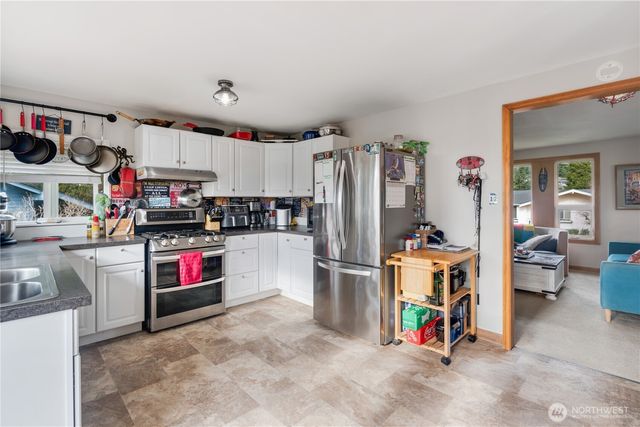 2825 E Crestline Drive, Bellingham, WA 98226