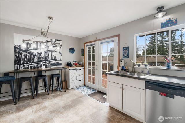 2825 E Crestline Drive, Bellingham, WA 98226