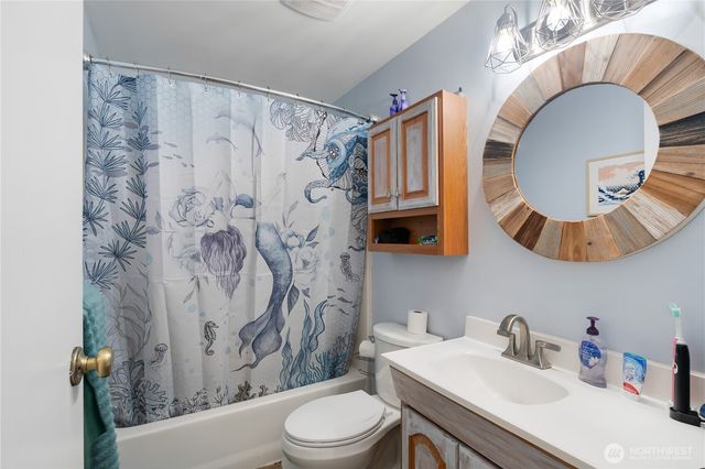 2825 E Crestline Drive, Bellingham, WA 98226