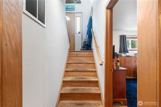 2825 E Crestline Drive, Bellingham, WA 98226