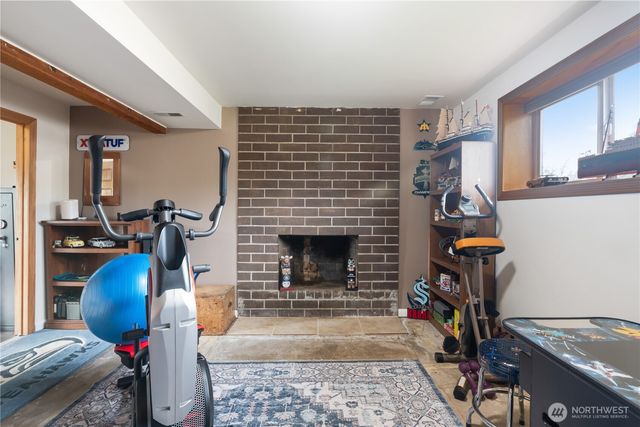 2825 E Crestline Drive, Bellingham, WA 98226