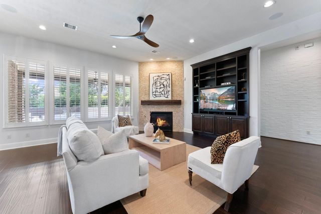 34130 Mill Creek Way, Pinehurst, TX 77362